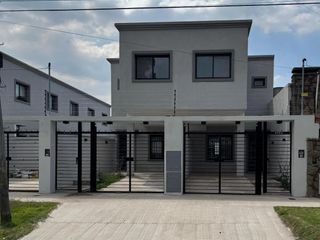 Foto 1 de PH en venta - 2 Dormitorios 2 Baños - Cochera - 160Mts2 - Rafael Calzada