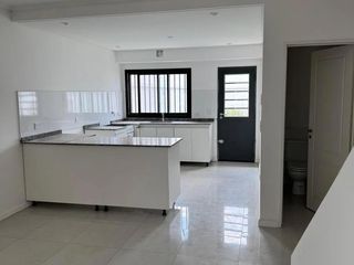 Foto 11 de PH en venta - 2 Dormitorios 2 Baños - Cochera - 160Mts2 - Rafael Calzada
