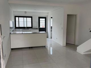 Foto 13 de PH en venta - 2 Dormitorios 2 Baños - Cochera - 160Mts2 - Rafael Calzada
