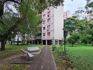 Foto 1 de Departamento en  Torre de 4 amb.
