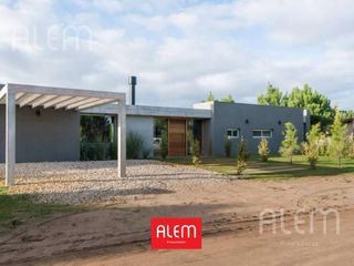 Foto 1 de Casa en venta en La Herradura | Pinamar