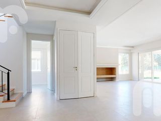 Foto 7 de VENTA CASA DE 7 DORMITORIOS EN MIRALAGOS