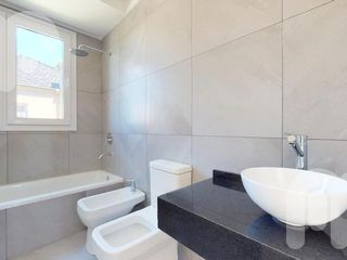 Foto 18 de VENTA CASA DE 7 DORMITORIOS EN MIRALAGOS