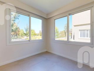 Foto 41 de VENTA CASA DE 7 DORMITORIOS EN MIRALAGOS