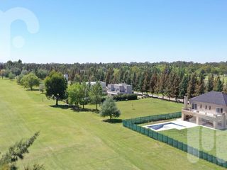 Foto 5 de VENTA CASA DE 7 DORMITORIOS EN MIRALAGOS
