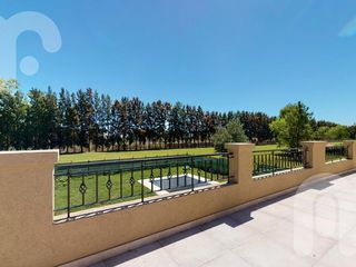 Foto 37 de VENTA CASA DE 7 DORMITORIOS EN MIRALAGOS