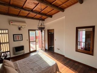 Foto 13 de Casa en venta - 5 Dormitorios 2 Baños - Cochera - 450Mts2 - La Plata