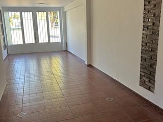 Foto 6 de Casa en venta - 5 Dormitorios 2 Baños - Cochera - 450Mts2 - La Plata