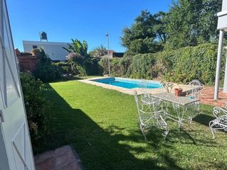 Foto 2 de Casa en venta - 5 Dormitorios 2 Baños - Cochera - 450Mts2 - La Plata