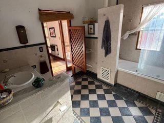 Foto 9 de Casa en venta - 5 Dormitorios 2 Baños - Cochera - 450Mts2 - La Plata