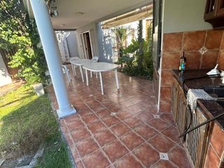 Foto 19 de Casa en venta - 5 Dormitorios 2 Baños - Cochera - 450Mts2 - La Plata