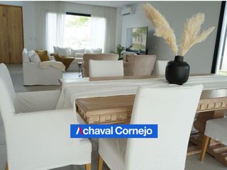 Foto 5 de VENTA CON RENTA/ Casa de 3 dormitorios y dependencia en el Barrio Ceibos, Puertos.