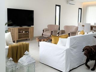 Foto 7 de VENTA CON RENTA/ Casa de 3 dormitorios y dependencia en el Barrio Ceibos, Puertos.