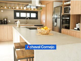 Foto 10 de VENTA CON RENTA/ Casa de 3 dormitorios y dependencia en el Barrio Ceibos, Puertos.