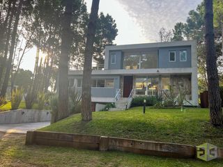Foto 1 de Casa en  Venta en Villa Robles