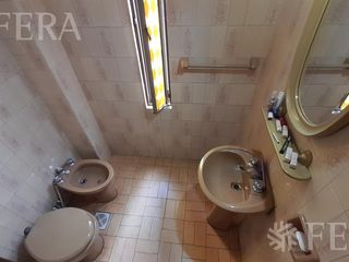 Foto 7 de Venta casa de 4 ambientes con jardín, cochera, balcón y patio en Quilmes Oeste