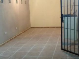 Foto 8 de Casa en venta - 2 Dormitorios 1 Baño - Cochera - 370Mts2 - San Jorge, Villa Elisa, La Plata