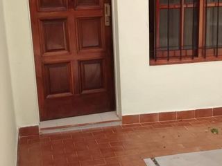 Foto 3 de Casa en venta - 2 Dormitorios 1 Baño - Cochera - 370Mts2 - San Jorge, Villa Elisa, La Plata