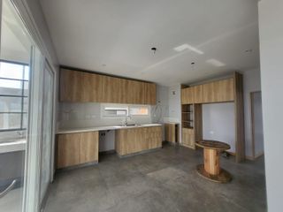 Foto 10 de Casa en  venta al lago de 7 ambientes  en Costas, Puertos del Lago