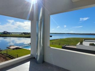 Foto 28 de Casa en  venta al lago de 7 ambientes  en Costas, Puertos del Lago