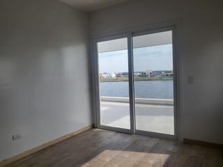 Foto 22 de Casa en  venta al lago de 7 ambientes  en Costas, Puertos del Lago