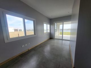 Foto 13 de Casa en  venta al lago de 7 ambientes  en Costas, Puertos del Lago