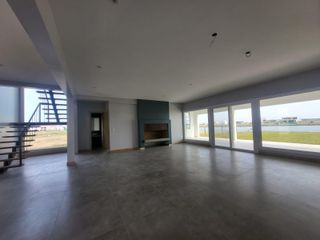 Foto 7 de Casa en  venta al lago de 7 ambientes  en Costas, Puertos del Lago