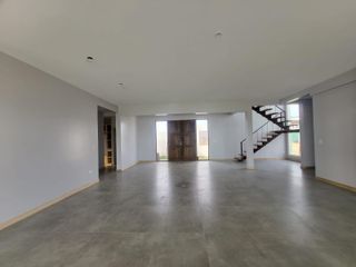 Foto 8 de Casa en  venta al lago de 7 ambientes  en Costas, Puertos del Lago