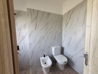 Foto 17 de Casa en  venta al lago de 7 ambientes  en Costas, Puertos del Lago