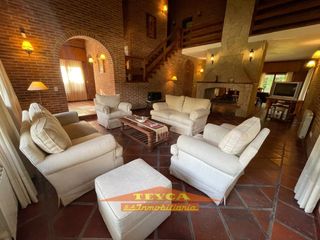Foto 4 de Casa en VENTA, 5 AMBIENTES C/ GARAGE