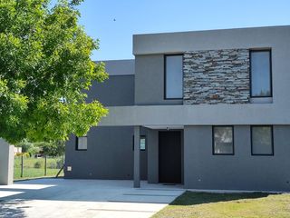 Foto 2 de Casa al Agua en Venta en San Matías