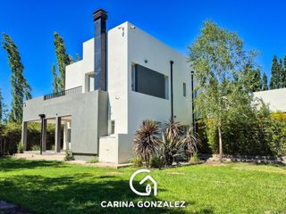 Foto 27 de Casa 4 dormitorios, en  B° Cerrado LA CASTELLANA, Neuquén