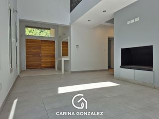 Foto 20 de Casa 4 dormitorios, en  B° Cerrado LA CASTELLANA, Neuquén