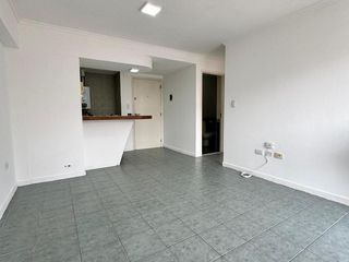 Foto 5 de 1 Dormitorio con balcón- Frente- La mejor zona de Nueva Córdoba!!