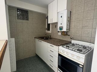 Foto 3 de 1 Dormitorio con balcón- Frente- La mejor zona de Nueva Córdoba!!