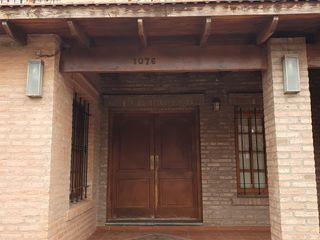 Foto 1 de VENTA Casa 4 dormitorios. Calle Agüero. JK