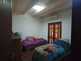 Foto 13 de VENTA Casa 4 dormitorios. Calle Agüero. JK