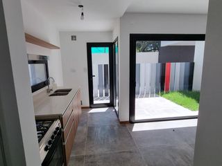 Foto 9 de Duplex  en venta  Gonnet La Plata