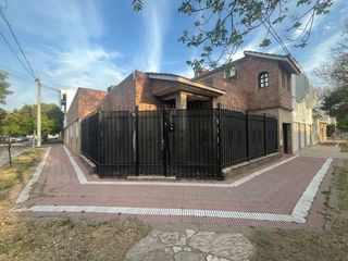 Foto 11 de Casa en venta - 4 Dormitorios 2 Baños - 233Mts2 - Cochera - Córdoba Capital