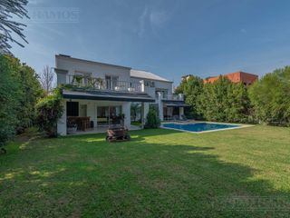 Foto 4 de Casa con 4 dormitorios en venta en LOS CASTORES