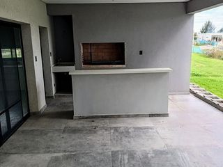 Foto 6 de Casa a estrenar a la laguna categoría