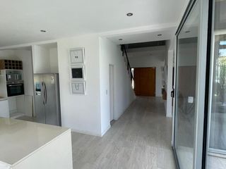 Foto 10 de Casa 4 ambientes en BARRIO VISTAS con pileta - Puertos OPORTUNIDAD