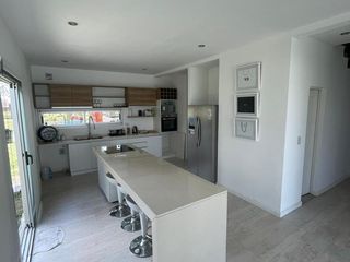 Foto 11 de Casa 4 ambientes en BARRIO VISTAS con pileta - Puertos OPORTUNIDAD