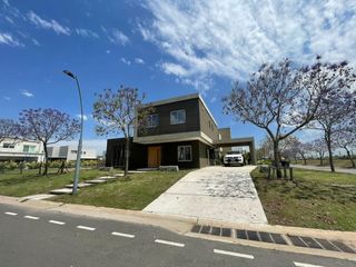 Foto 1 de Casa 4 ambientes en BARRIO VISTAS con pileta - Puertos OPORTUNIDAD