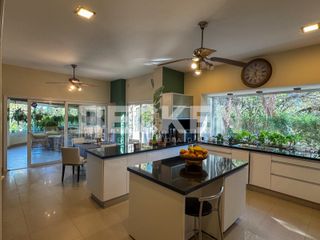 Foto 8 de Casa en venta en Lomas de la Carolina con fondo GOLF