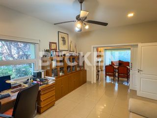 Foto 6 de Casa en venta en Lomas de la Carolina con fondo GOLF