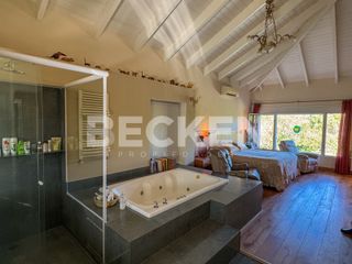 Foto 16 de Casa en venta en Lomas de la Carolina con fondo GOLF