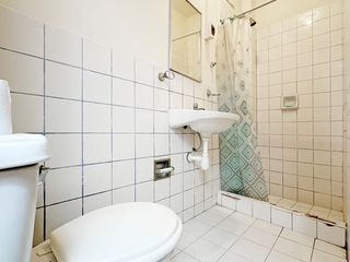 Foto 32 de Venta de Edificio de tres pisos a precio de Ocasión!