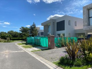 Foto 6 de Pre Venta nuevo Loteo en Brisas de Adrgoue