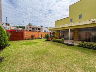 Foto 1 de Ideal para empresa y/o oficinas administrativas – 3 Pisos – Zona Estratégica